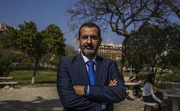 El magistrado Enrique Sanjuán, en la Facultad de Derecho.