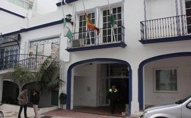 Ascienden a diez las sentencias favorables a trabajadores tras el ERE del Ayuntamiento de Estepona