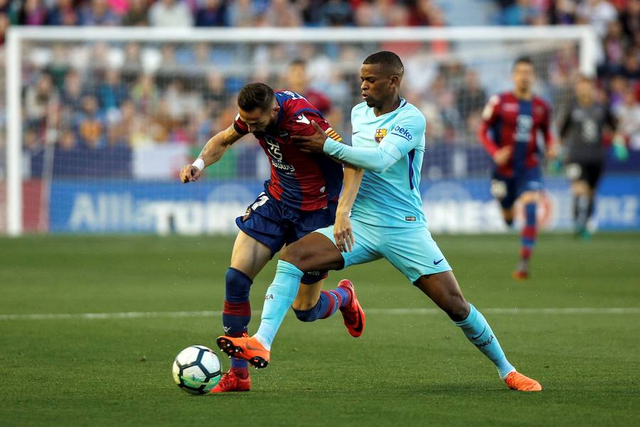 El Barça perdió la imbatibilidad en el Ciutat de Valencia a pesar del hat-trick de Coutinho y el penalti transformado por Suárez. Con esta victoria, el Levante acumula cinco consecutivas en casa 