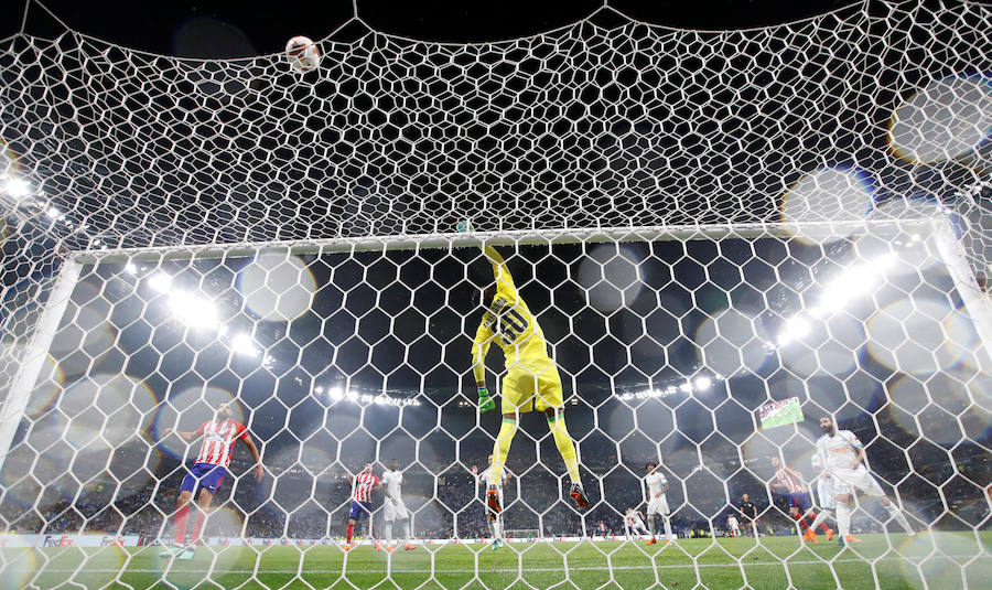 Dos tantos de Antoine Griezmann y otro de Gabi le sirvieron al Atlético de Madrid para derrotar en Lyon al Olympique de Marsella y conquistar su tercera Europa League. 