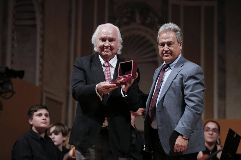 El Ateneo premia el compromiso con la cultura de García Abril, Diana Navarro, Diego Rodríguez Vargas y Francisco Peralto Vicario