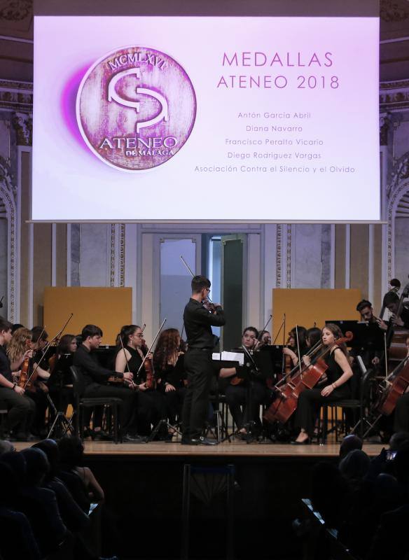 El Ateneo premia el compromiso con la cultura de García Abril, Diana Navarro, Diego Rodríguez Vargas y Francisco Peralto Vicario