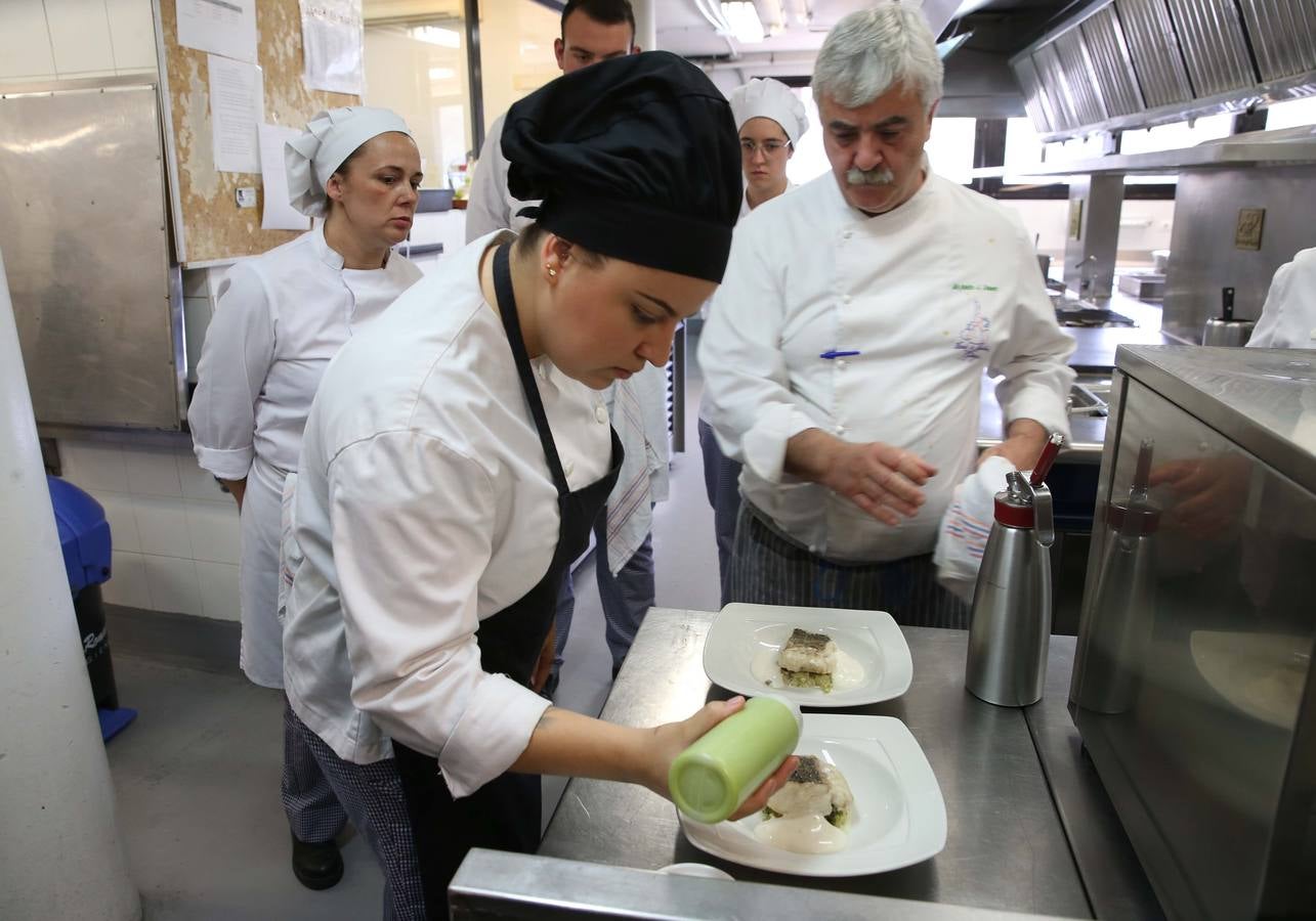 La escuela de hostelería ofrecerán al público la posibilidad de participar en estas actividades formativas, tres días a la semana, de martes a jueves y ofertarán tres tipos de menús de temporada, elaborado por el equipo de formadores del centro