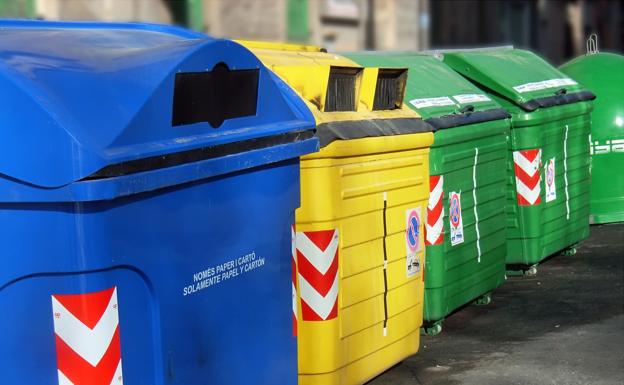 Contenedores de reciclaje en Palma de Mallorca.