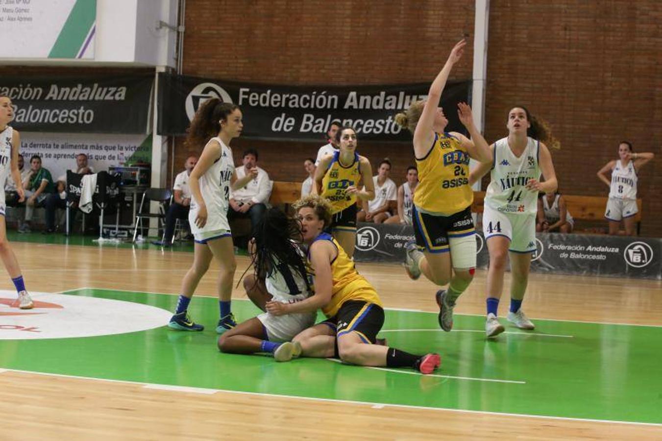 El Asisa Alhaurín de la Torre cerró con otro triunfo una fase de ascenso perfecta. Ganó al Náutico Tenerife y el Unicaja dio la sorpresa ante el Adareva