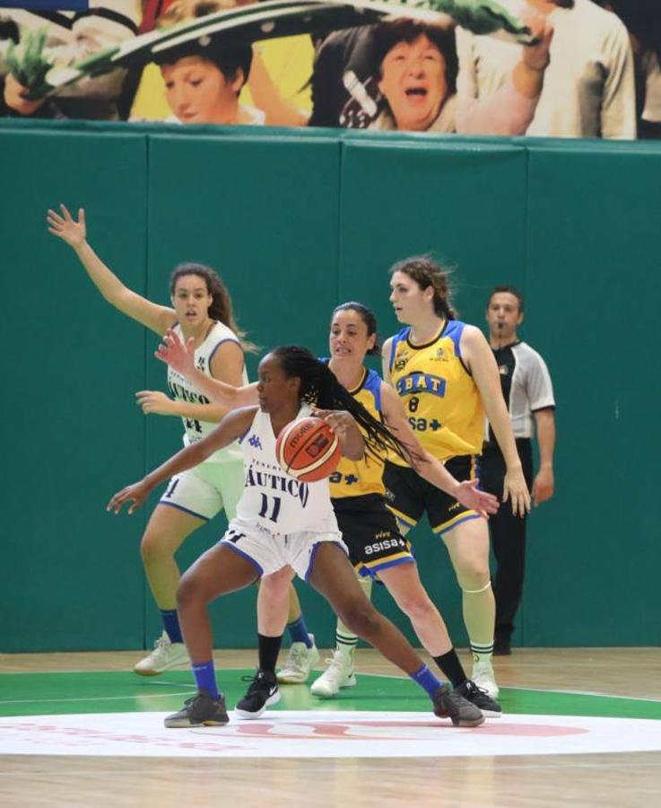 El Asisa Alhaurín de la Torre cerró con otro triunfo una fase de ascenso perfecta. Ganó al Náutico Tenerife y el Unicaja dio la sorpresa ante el Adareva