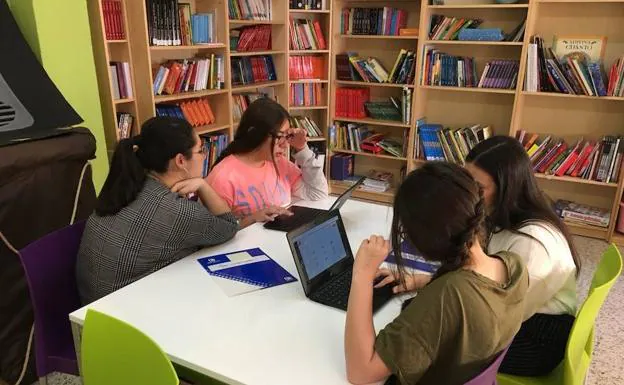 Estudiantes de la UMA conocieron el proyecto pedagógico de Misioneras Cruzadas. 