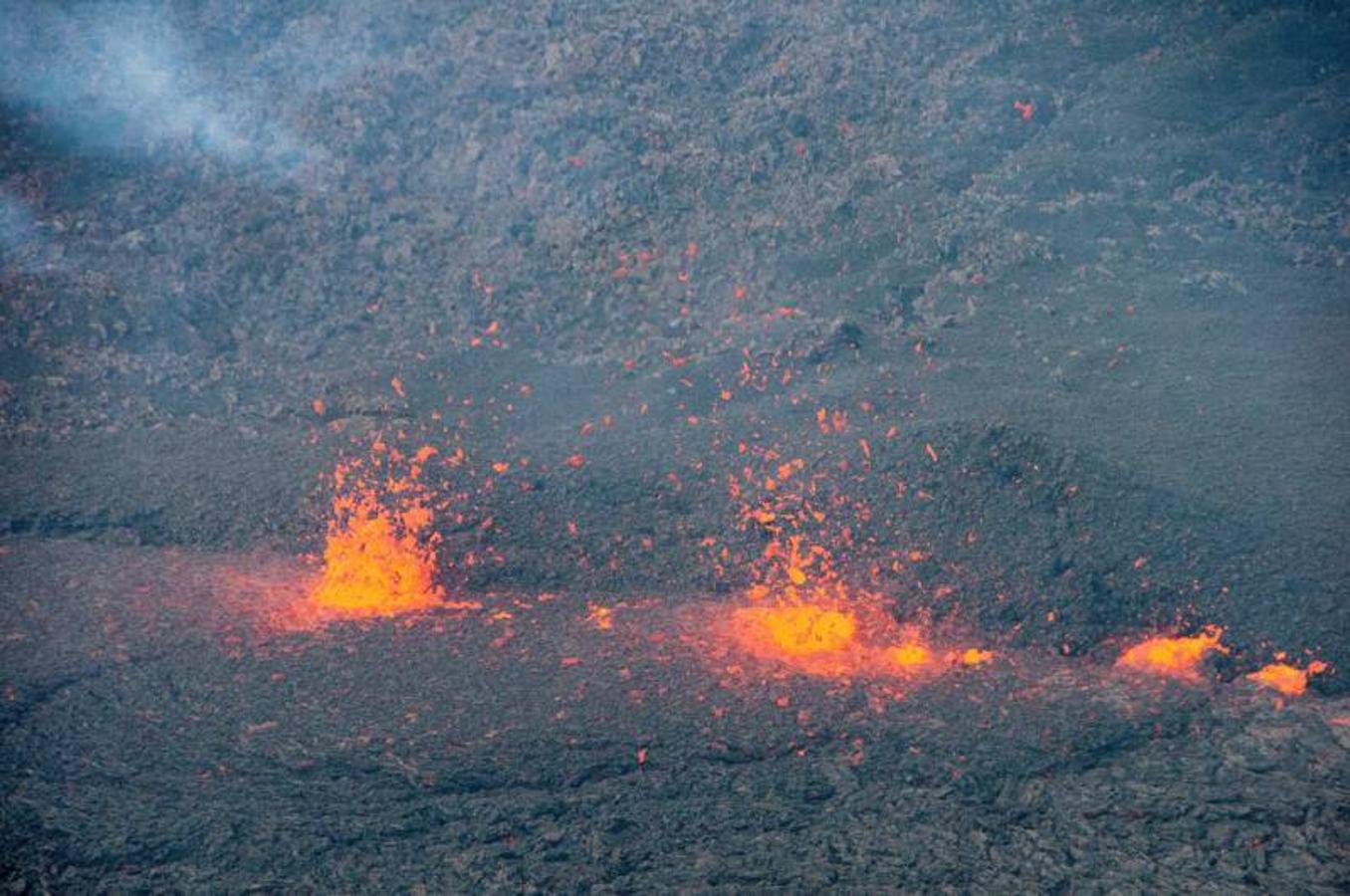 El volcán Kilauea, situado en Hawái (Estados Unidos), entró de nuevo en erupción en las últimas horas, después de hacerlo por primera vez el 3 de mayo, amenazando ahora una planta geotérmica que suministra el 25 % de la energía de la isla.