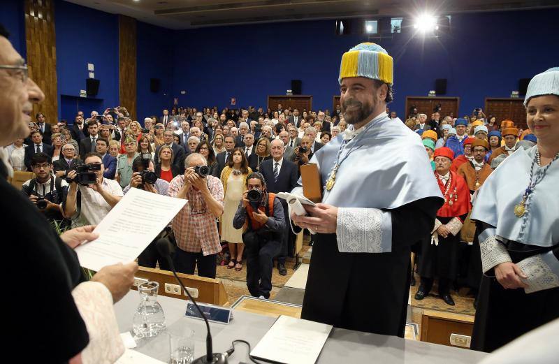 El malagueño, distinguido por su aportación a la lírica