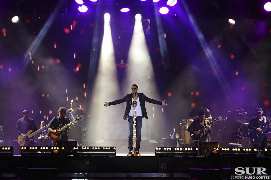 El rey de la bachata convierte el Auditorio Municipal en una gran pista de baile