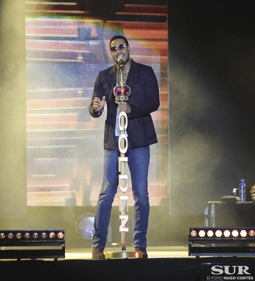 El rey de la bachata convierte el Auditorio Municipal en una gran pista de baile