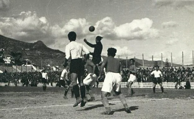 Un partido de fútbol en el anexo