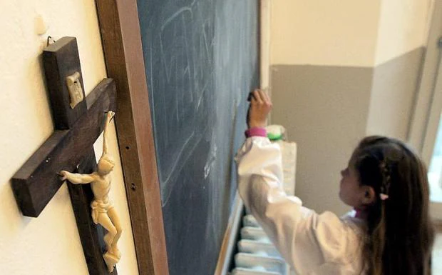 Obispos y Junta de Andalucía discrepan por las horas de Religión en los colegios. 