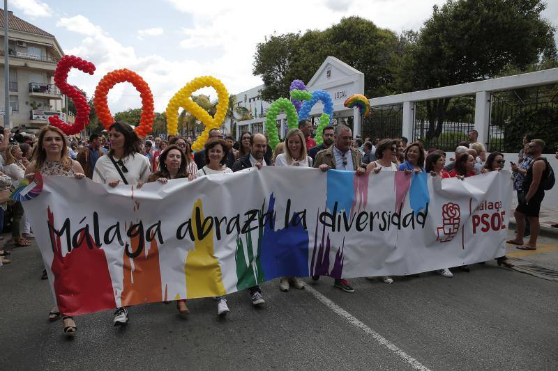 Cerca de 20.000 personas han recorrido Torremolinos en una cabalgata que en esta ocasión contó con seis carrozas como hilo conductor