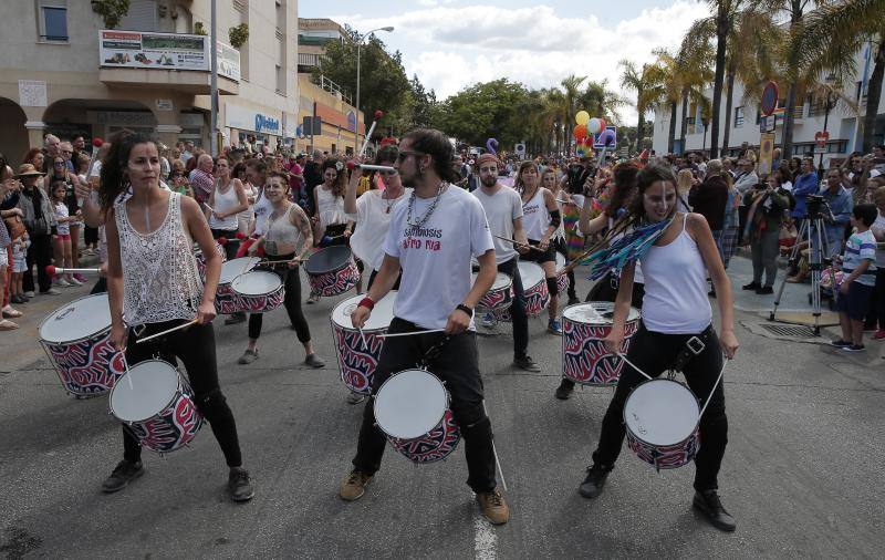 Cerca de 20.000 personas han recorrido Torremolinos en una cabalgata que en esta ocasión contó con seis carrozas como hilo conductor