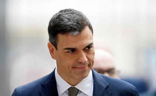 Sánchez recorre las instalaciones de La Moncloa como presidente
