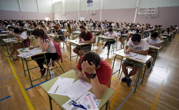 Casi dos mil estudiantes en Málaga participan en las evaluaciones de Primaria y Secundaria