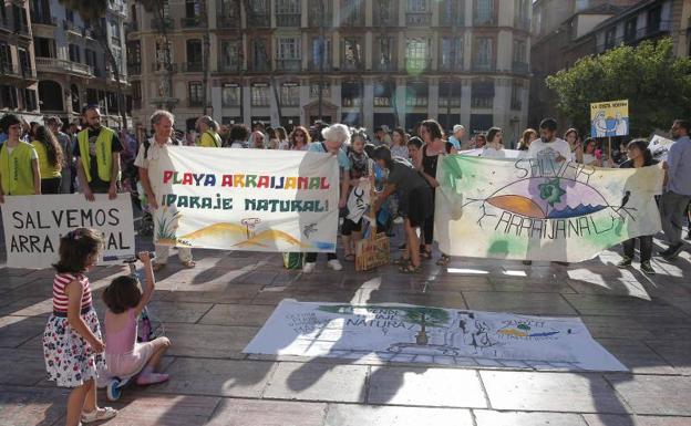 Concentración en la plaza de la Constitución este martes. 