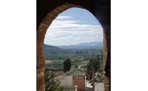 Arco de herradura en el castillo de Álora.