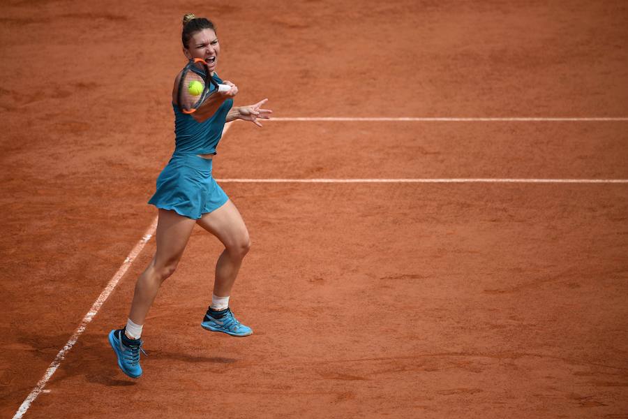 Halep derrota a la estadounidense Stephens en la final de Roland Garros femenino. La rumana, número uno del mundo, se hace así con su primer Grand Slam tras tres intentos fallidos 