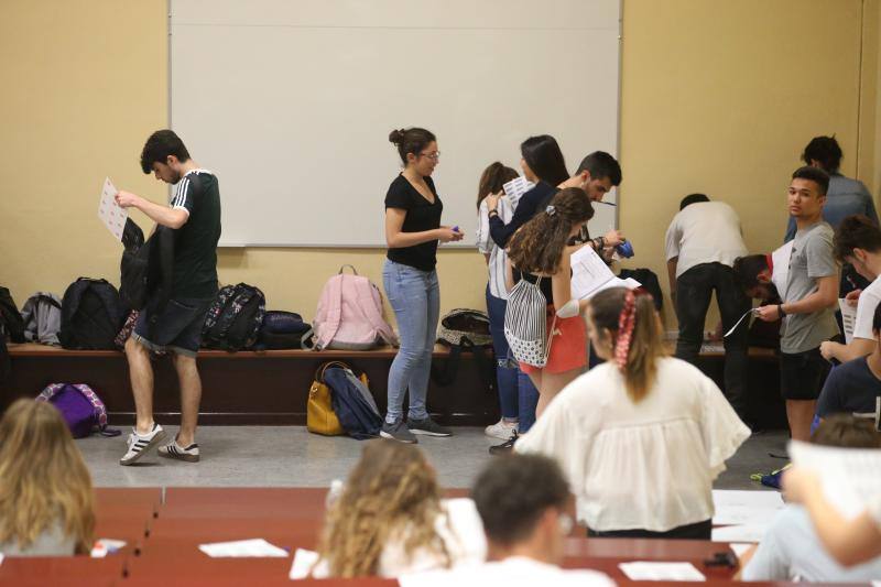 Casi 7.400 estudiantes realizan entre hoy y el jueves las pruebas de acceso y admisión a la universidad 