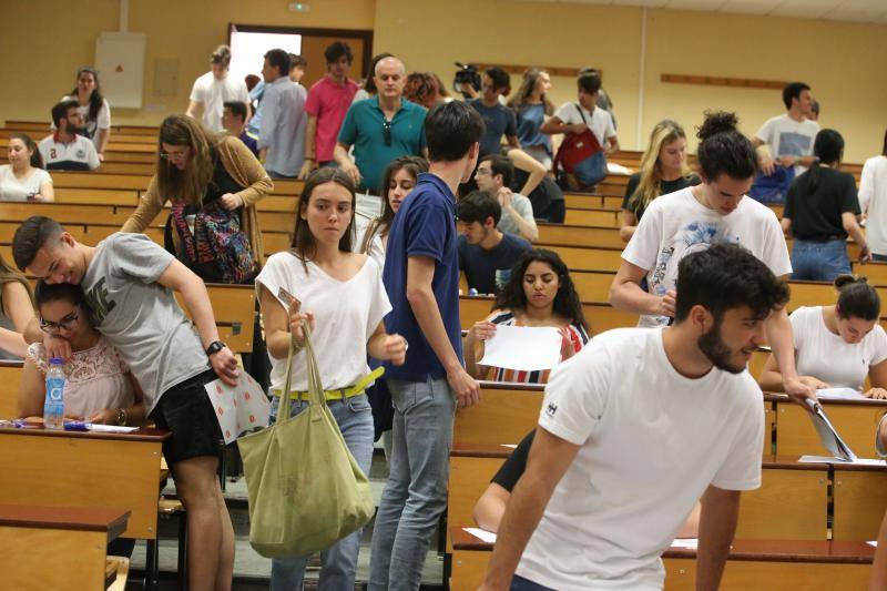 Casi 7.400 estudiantes realizan entre hoy y el jueves las pruebas de acceso y admisión a la universidad 