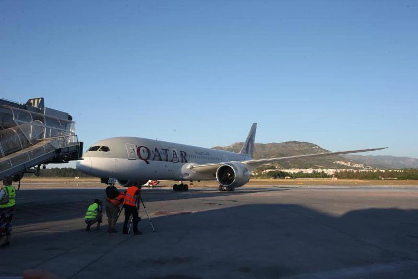 Lleno en el primer avión, que fue recibido por responsables de la compañía y de la infraestructura malagueña