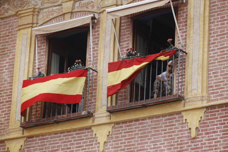 Rivera exhibe «patriotismo» en Málaga para contrarrestar el golpe de efecto de Sánchez