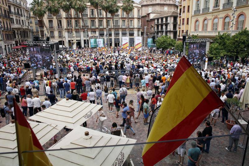 Rivera exhibe «patriotismo» en Málaga para contrarrestar el golpe de efecto de Sánchez