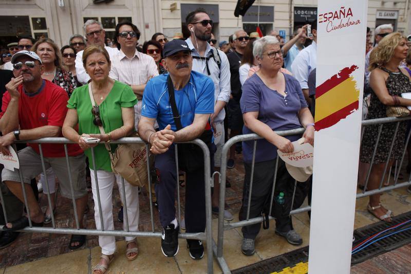 Rivera exhibe «patriotismo» en Málaga para contrarrestar el golpe de efecto de Sánchez