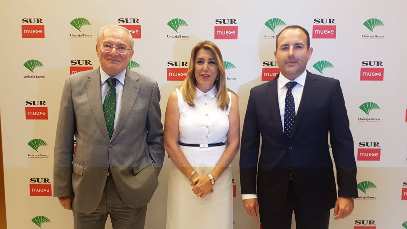 Numerosas personalidades de la sociedad malagueña han asistido al Foro SUR con la presidenta de la Junta de Andalucía, Susana Díez, que se ha desarrollado en el hotel NH de Málaga capital, hoy lunes 18 de junio