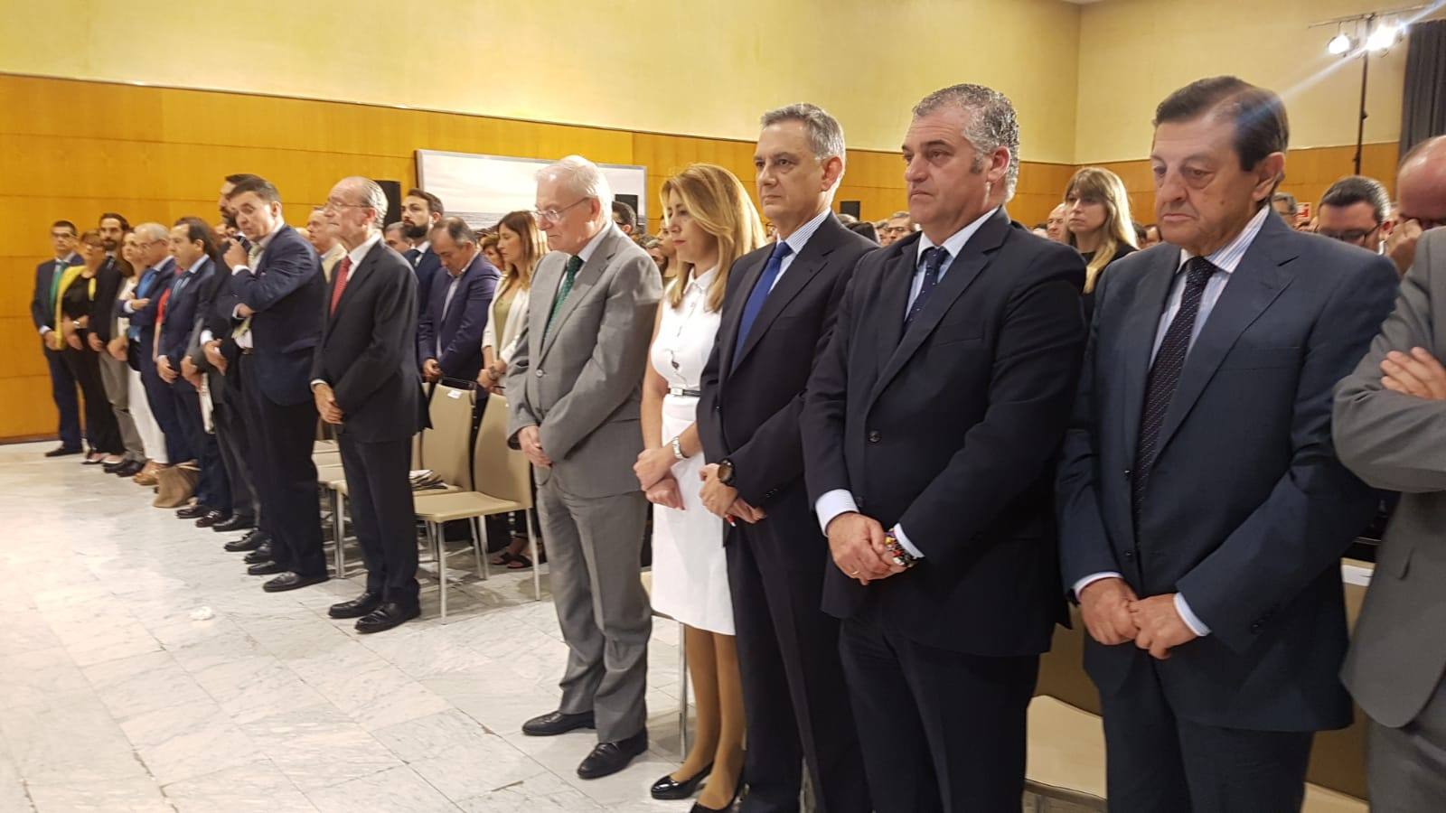 Numerosas personalidades de la sociedad malagueña han asistido al Foro SUR con la presidenta de la Junta de Andalucía, Susana Díez, que se ha desarrollado en el hotel NH de Málaga capital, hoy lunes 18 de junio