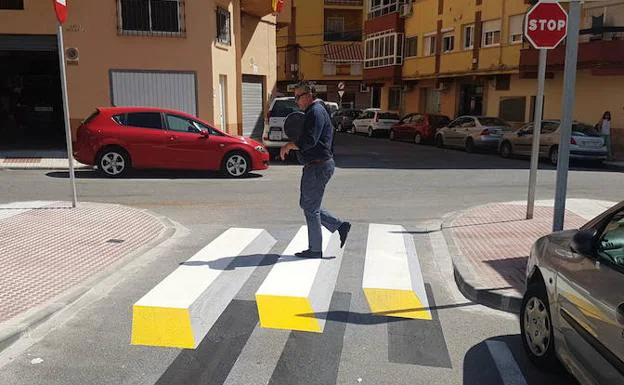 Así es el primer paso de peatones 3D de Vélez-Málaga