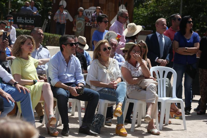 La aspirante a presidir a los populares abre en Málaga su campaña acompañada por los presidentes del partido en Málaga, Sevilla, Córdoba y Huelva y el líder andaluz, Juanma Moreno