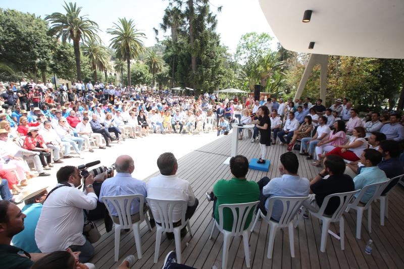 La aspirante a presidir a los populares abre en Málaga su campaña acompañada por los presidentes del partido en Málaga, Sevilla, Córdoba y Huelva y el líder andaluz, Juanma Moreno