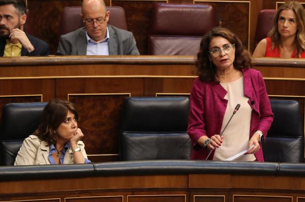 María Jesús Montero ayer en su comparecencia en el Congreso. 