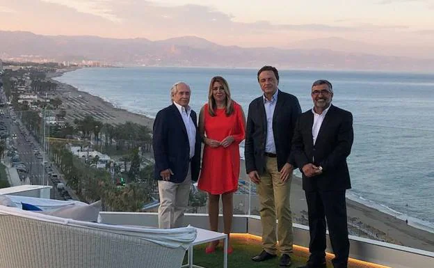 Sevillano, Díaz, Ortiz y Franco, en la nueva terraza del Meliá Costa del Sol, que se inauguró en la noche del pasado jueves. 