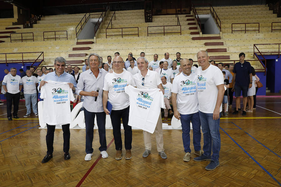 Aficionados,técnicos, directivos y jugadores se reunieron en el colegio de calle La Victoria para celebrar la efeméride