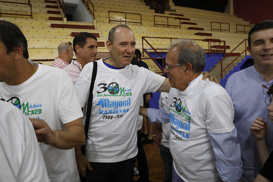Aficionados,técnicos, directivos y jugadores se reunieron en el colegio de calle La Victoria para celebrar la efeméride