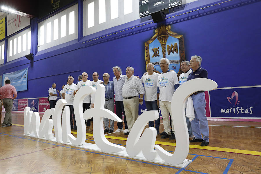 Aficionados,técnicos, directivos y jugadores se reunieron en el colegio de calle La Victoria para celebrar la efeméride