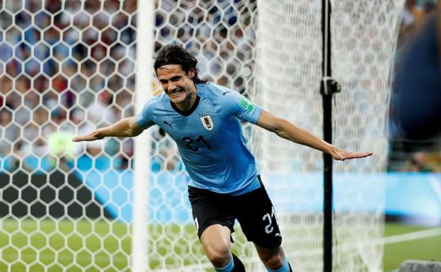 Cavani celebrando el gol ante Portugal.