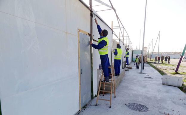 Empleo en Málaga capital | El Ayuntamiento contratará 371 peones para realizar trabajos en los distritos