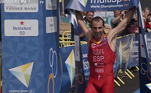 Rubén Ruzafa, cruzando la meta este martes en la isla danesa de Fyn. / SUR