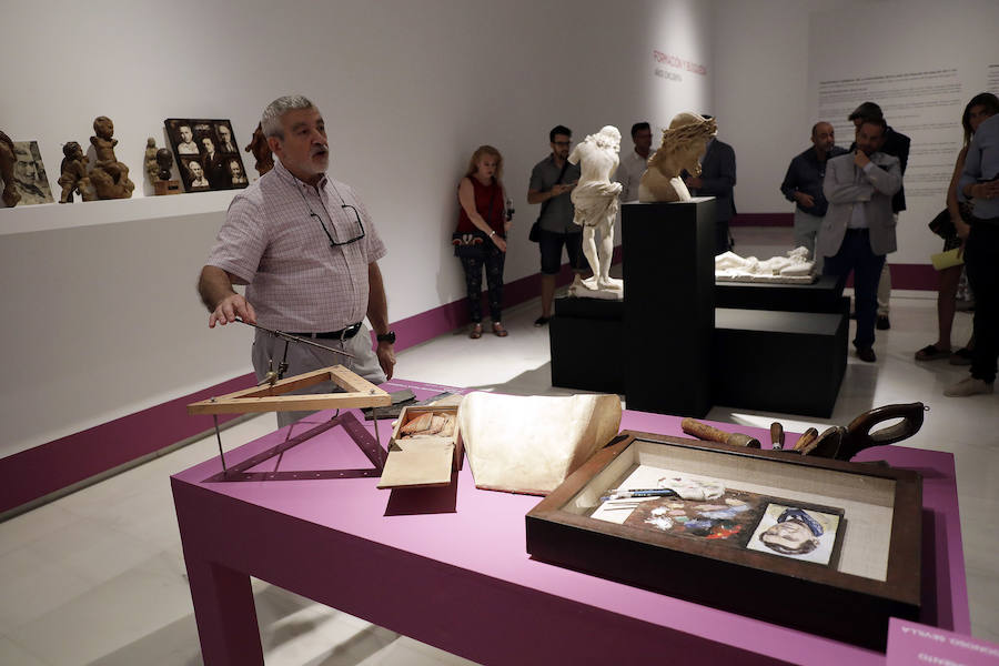 Medio centenar de obras y piezas realizadas en el taller del imaginero Francisco Buiza se exponen juntas por primera vez en esta muestra del ArsMálaga Palacio Episcopal única en toda Andalucía.