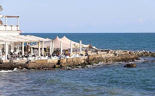 La Junta prorroga la concesión de los Baños del Carmen hasta que se resuelva la situación legal