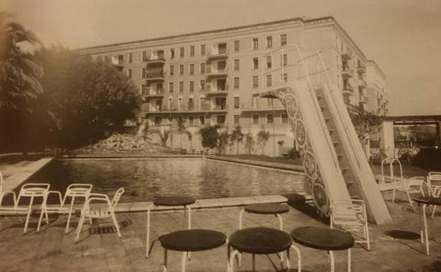 Vista de las casas de Cantó desde el Hotel Miramar en los años 50. 