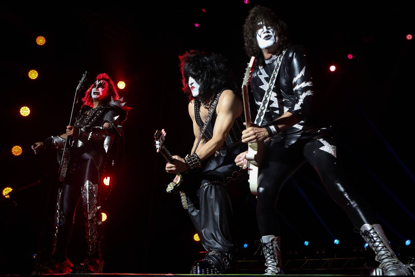 Varias ciudades españolas han sido testigos de la gira del mítico grupo Kiss que está recorriendo el mundo con sus temás clásicos muy del gusto de todos sus incondicionales. 