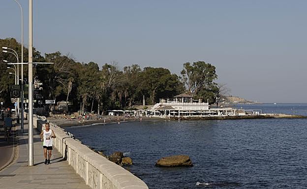 Vista general de la terraza del restaurante de los Baños del Carmen.