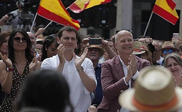 Albert Rivera, junto a Imbroda en Málaga durante el acto de 'España Ciudadana'