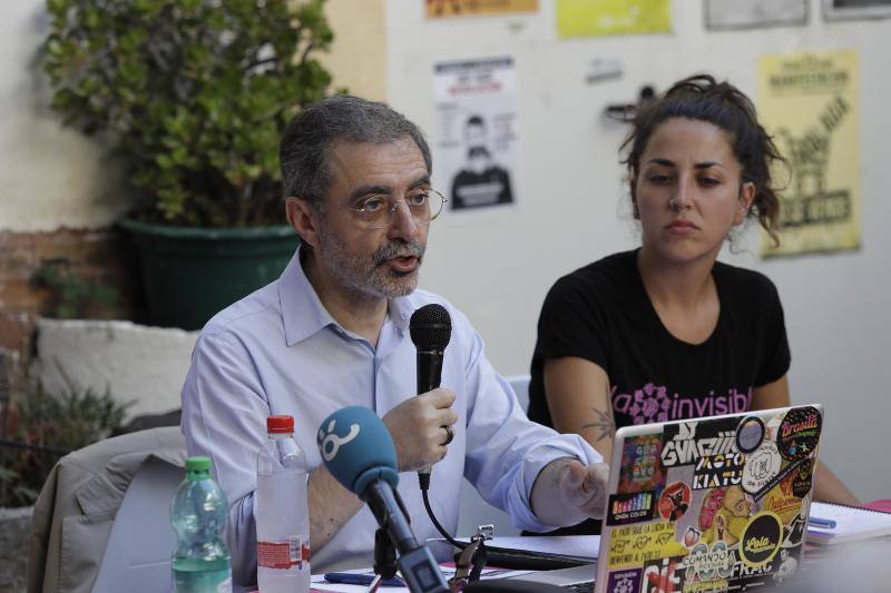 El centro malagueño vuelve a llenar el patio de su sede ocupada en unas jornadas culturales